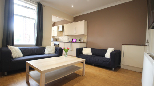 Lounge at 32 Hunter House Road